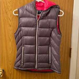 Saks fifth avenue down vest XS